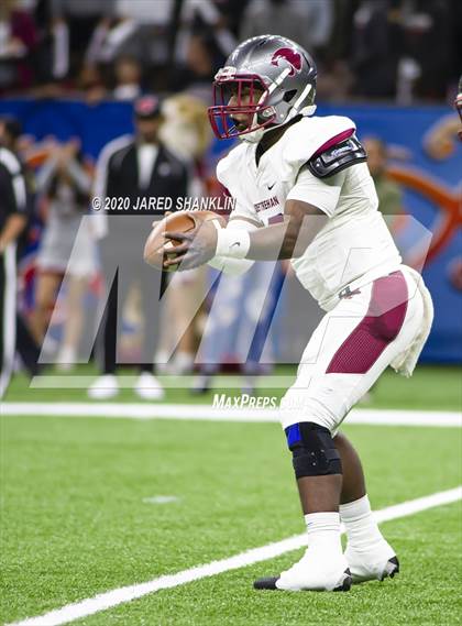Thumbnail 2 in Acadiana vs. Destrehan (LHSAA 5A Final) photogallery.