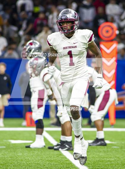 Thumbnail 1 in Acadiana vs. Destrehan (LHSAA 5A Final) photogallery.