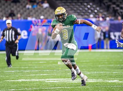 Thumbnail 1 in Acadiana vs. Destrehan (LHSAA 5A Final) photogallery.
