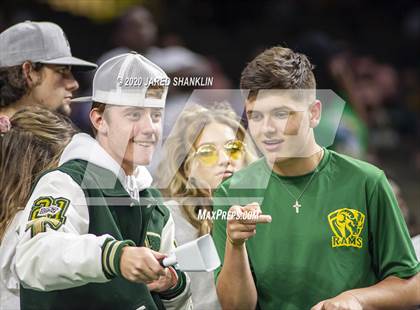 Thumbnail 1 in Acadiana vs. Destrehan (LHSAA 5A Final) photogallery.