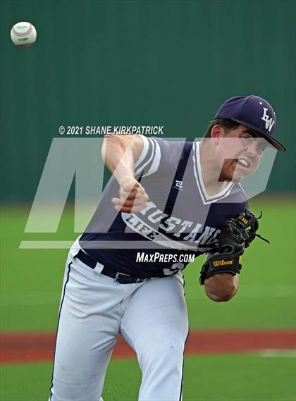 Thumbnail 3 in Melissa vs. Life Waxahachie (UIL 4A Quarterfinal) photogallery.
