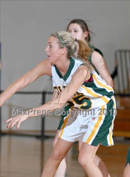 Thumbnail 3 in Eldred vs. Coleman Catholic (Section 9 Class D Final) photogallery.