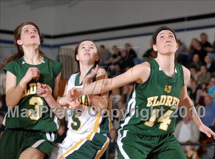 Thumbnail 3 in Eldred vs. Coleman Catholic (Section 9 Class D Final) photogallery.