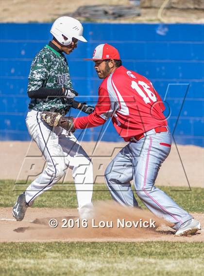 Thumbnail 1 in Pojoaque Valley vs. Bernalillo (Jim Pierce Memorial Invitational) photogallery.