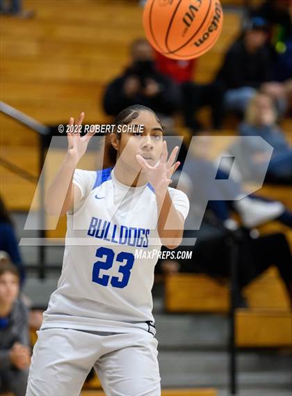 Thumbnail 1 in St. Mary's vs Folsom (Folsom-Vista Winter Classic) photogallery.