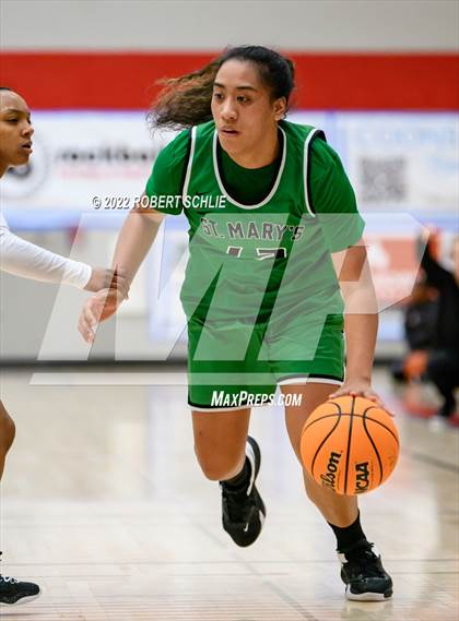 Thumbnail 2 in St. Mary's vs Folsom (Folsom-Vista Winter Classic) photogallery.