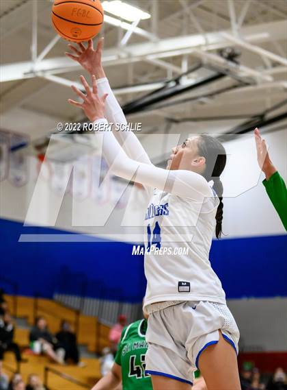 Thumbnail 1 in St. Mary's vs Folsom (Folsom-Vista Winter Classic) photogallery.