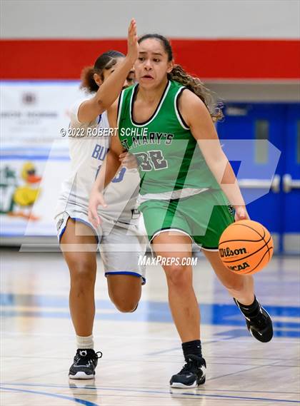 Thumbnail 1 in St. Mary's vs Folsom (Folsom-Vista Winter Classic) photogallery.