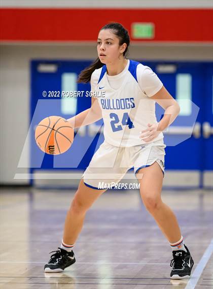 Thumbnail 1 in St. Mary's vs Folsom (Folsom-Vista Winter Classic) photogallery.
