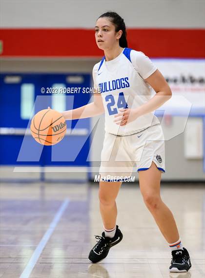 Thumbnail 2 in St. Mary's vs Folsom (Folsom-Vista Winter Classic) photogallery.