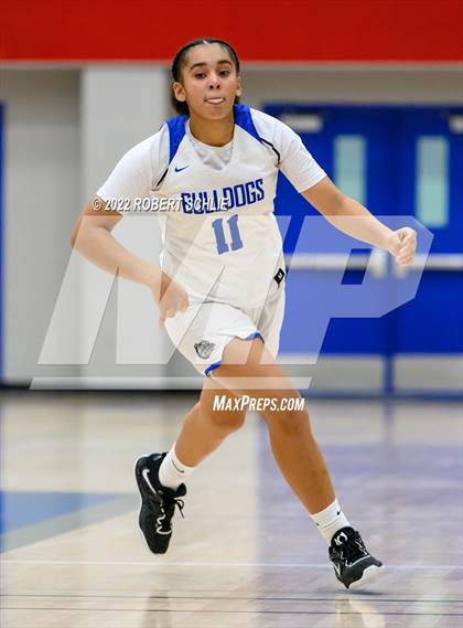 Thumbnail 1 in St. Mary's vs Folsom (Folsom-Vista Winter Classic) photogallery.