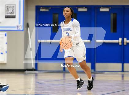Thumbnail 1 in St. Mary's vs Folsom (Folsom-Vista Winter Classic) photogallery.