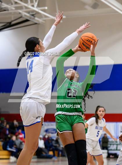 Thumbnail 1 in St. Mary's vs Folsom (Folsom-Vista Winter Classic) photogallery.