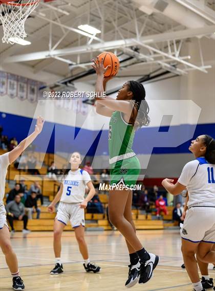 Thumbnail 1 in St. Mary's vs Folsom (Folsom-Vista Winter Classic) photogallery.