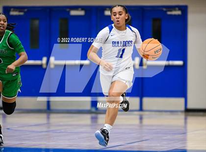 Thumbnail 1 in St. Mary's vs Folsom (Folsom-Vista Winter Classic) photogallery.