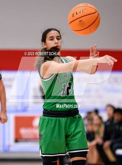 Thumbnail 2 in St. Mary's vs Folsom (Folsom-Vista Winter Classic) photogallery.