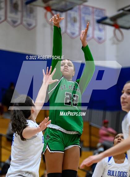 Thumbnail 3 in St. Mary's vs Folsom (Folsom-Vista Winter Classic) photogallery.