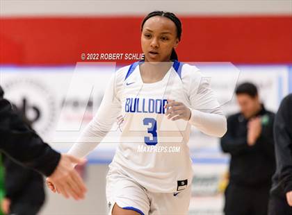 Thumbnail 1 in St. Mary's vs Folsom (Folsom-Vista Winter Classic) photogallery.