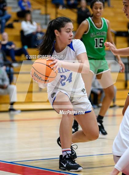 Thumbnail 1 in St. Mary's vs Folsom (Folsom-Vista Winter Classic) photogallery.