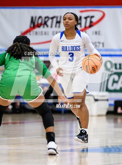 Thumbnail 3 in St. Mary's vs Folsom (Folsom-Vista Winter Classic) photogallery.