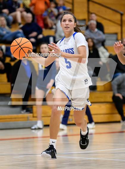 Thumbnail 1 in St. Mary's vs Folsom (Folsom-Vista Winter Classic) photogallery.
