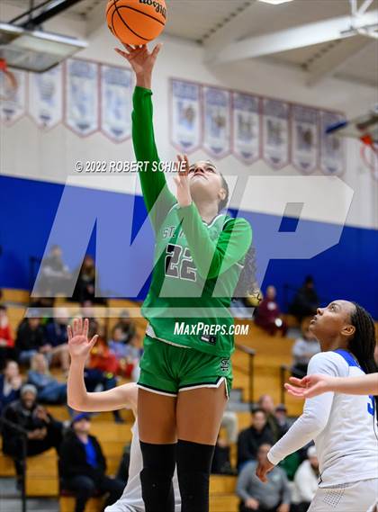 Thumbnail 3 in St. Mary's vs Folsom (Folsom-Vista Winter Classic) photogallery.