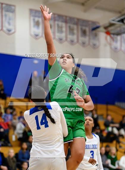 Thumbnail 2 in St. Mary's vs Folsom (Folsom-Vista Winter Classic) photogallery.
