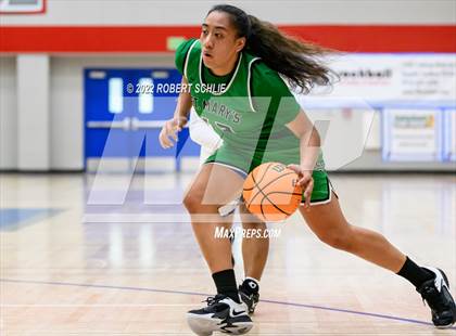 Thumbnail 2 in St. Mary's vs Folsom (Folsom-Vista Winter Classic) photogallery.