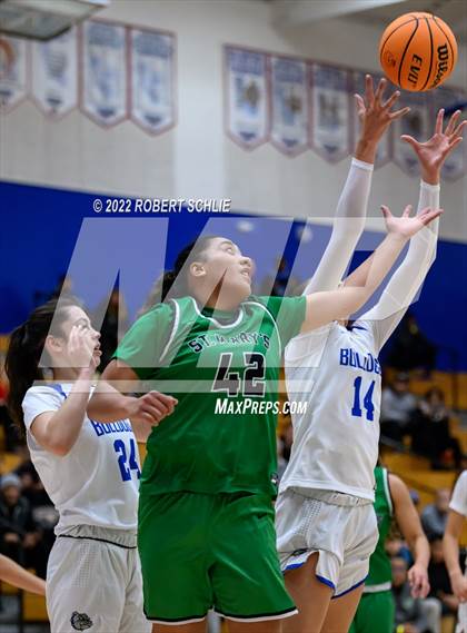 Thumbnail 3 in St. Mary's vs Folsom (Folsom-Vista Winter Classic) photogallery.
