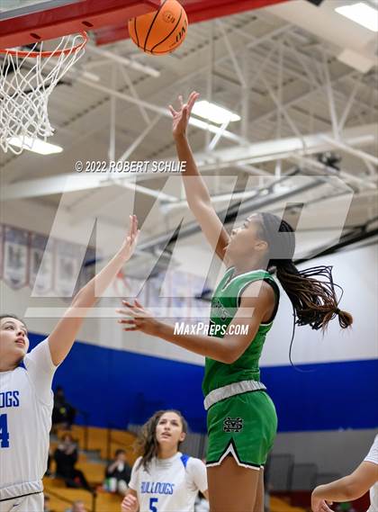 Thumbnail 1 in St. Mary's vs Folsom (Folsom-Vista Winter Classic) photogallery.