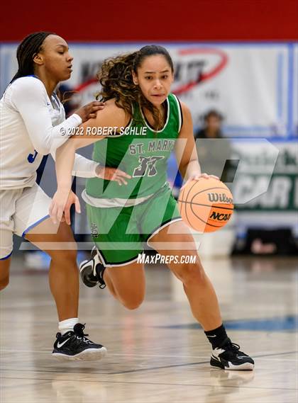 Thumbnail 2 in St. Mary's vs Folsom (Folsom-Vista Winter Classic) photogallery.