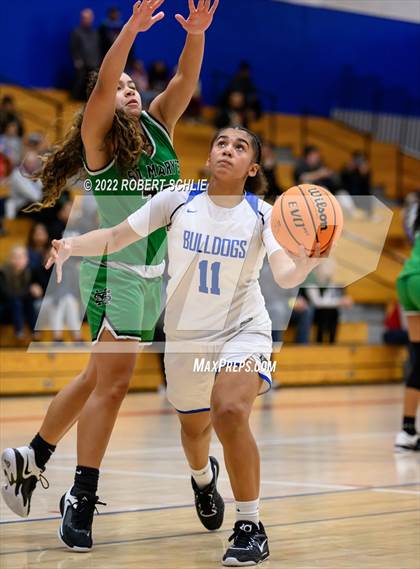 Thumbnail 2 in St. Mary's vs Folsom (Folsom-Vista Winter Classic) photogallery.