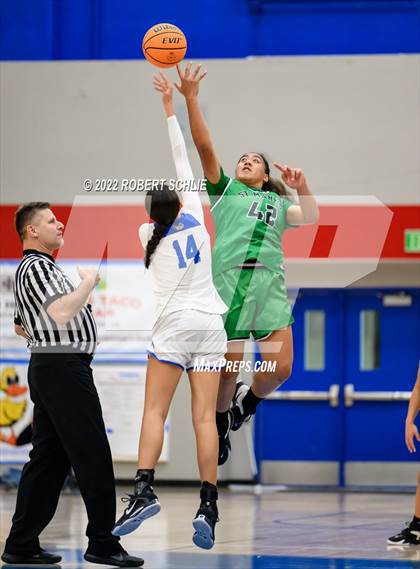 Thumbnail 2 in St. Mary's vs Folsom (Folsom-Vista Winter Classic) photogallery.