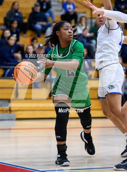 Thumbnail 3 in St. Mary's vs Folsom (Folsom-Vista Winter Classic) photogallery.