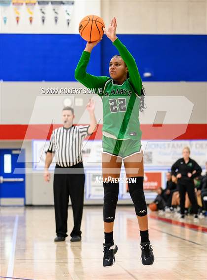 Thumbnail 3 in St. Mary's vs Folsom (Folsom-Vista Winter Classic) photogallery.