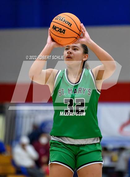 Thumbnail 2 in St. Mary's vs Folsom (Folsom-Vista Winter Classic) photogallery.