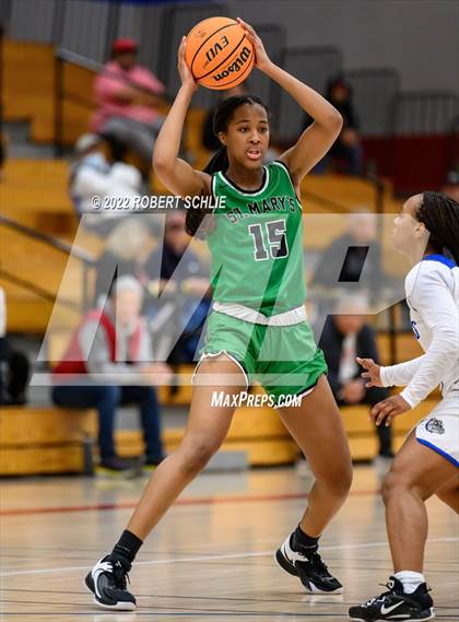 Thumbnail 3 in St. Mary's vs Folsom (Folsom-Vista Winter Classic) photogallery.