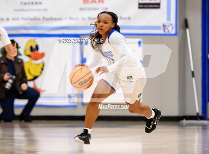 Thumbnail 3 in St. Mary's vs Folsom (Folsom-Vista Winter Classic) photogallery.