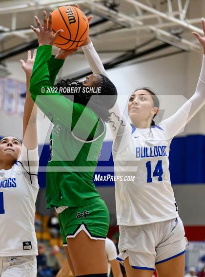 Thumbnail 1 in St. Mary's vs Folsom (Folsom-Vista Winter Classic) photogallery.