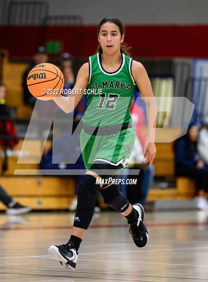 Thumbnail 1 in St. Mary's vs Folsom (Folsom-Vista Winter Classic) photogallery.