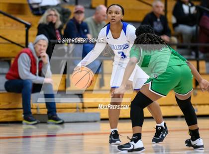 Thumbnail 3 in St. Mary's vs Folsom (Folsom-Vista Winter Classic) photogallery.