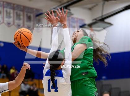 Thumbnail 2 in St. Mary's vs Folsom (Folsom-Vista Winter Classic) photogallery.