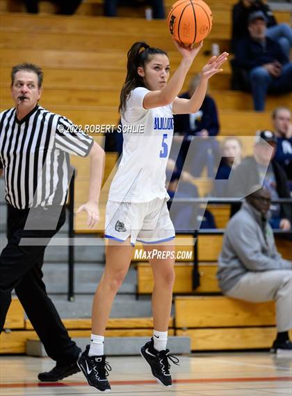 Thumbnail 3 in St. Mary's vs Folsom (Folsom-Vista Winter Classic) photogallery.