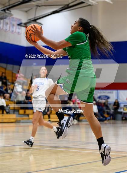 Thumbnail 2 in St. Mary's vs Folsom (Folsom-Vista Winter Classic) photogallery.
