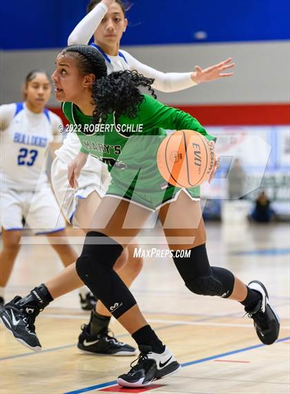 Thumbnail 3 in St. Mary's vs Folsom (Folsom-Vista Winter Classic) photogallery.