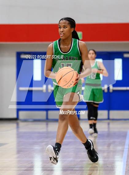 Thumbnail 1 in St. Mary's vs Folsom (Folsom-Vista Winter Classic) photogallery.