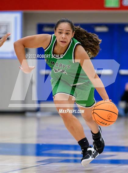 Thumbnail 2 in St. Mary's vs Folsom (Folsom-Vista Winter Classic) photogallery.