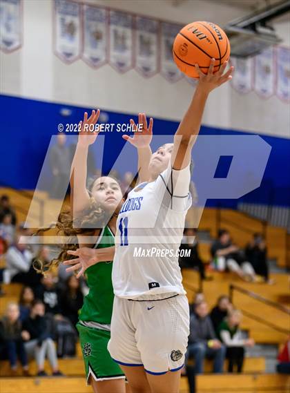 Thumbnail 2 in St. Mary's vs Folsom (Folsom-Vista Winter Classic) photogallery.