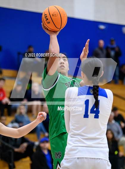 Thumbnail 2 in St. Mary's vs Folsom (Folsom-Vista Winter Classic) photogallery.