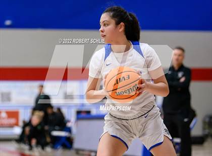 Thumbnail 2 in St. Mary's vs Folsom (Folsom-Vista Winter Classic) photogallery.